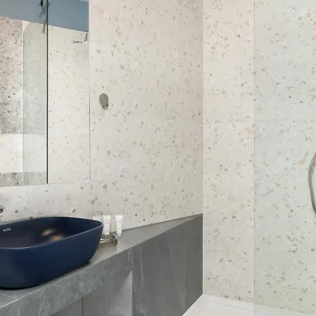 Apartment Artsy Close To Market Square By Renters Poznan